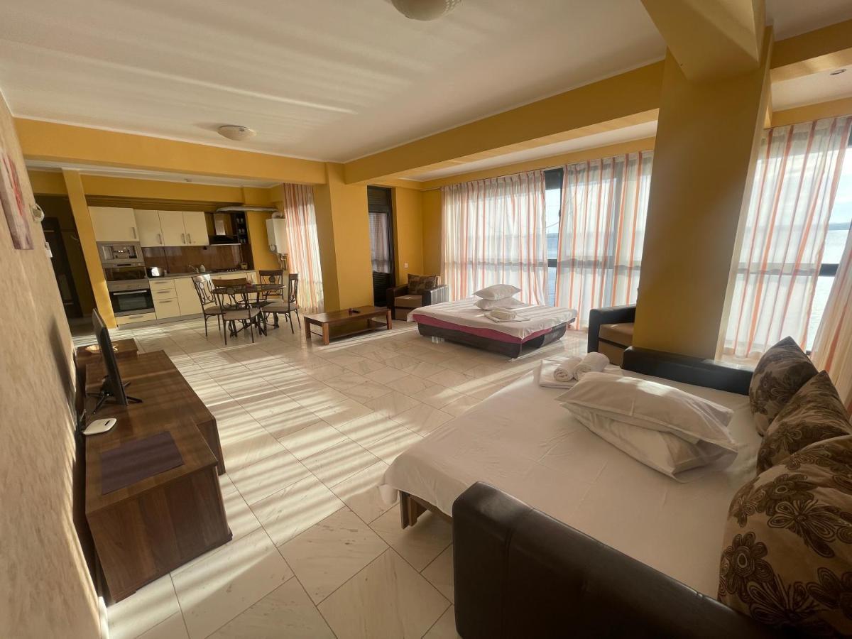 Sophia Lake View Suite Mamaia Exteriér fotografie