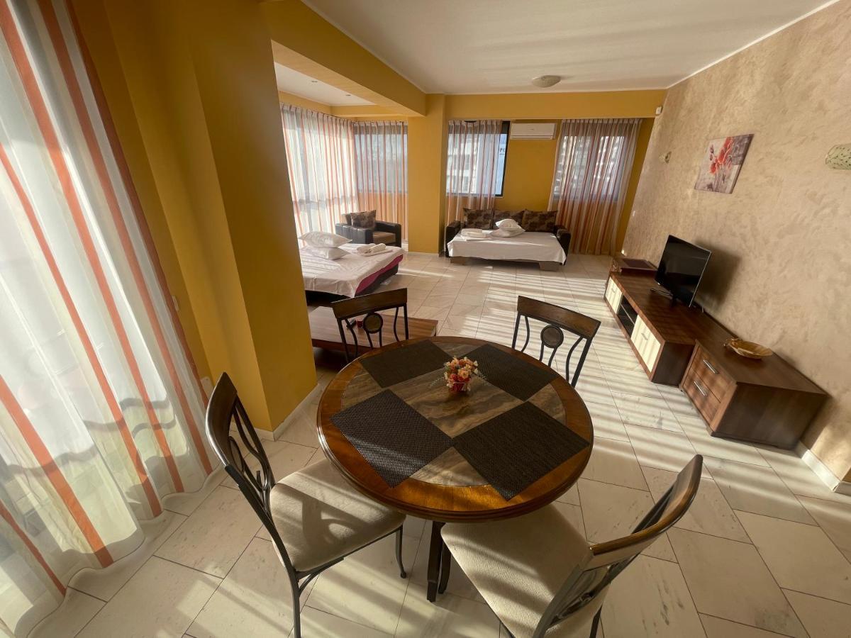 Sophia Lake View Suite Mamaia Exteriér fotografie