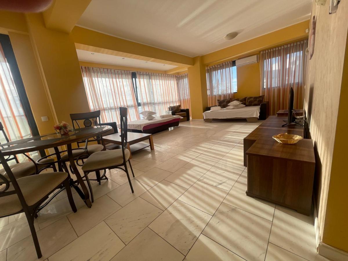 Sophia Lake View Suite Mamaia Exteriér fotografie