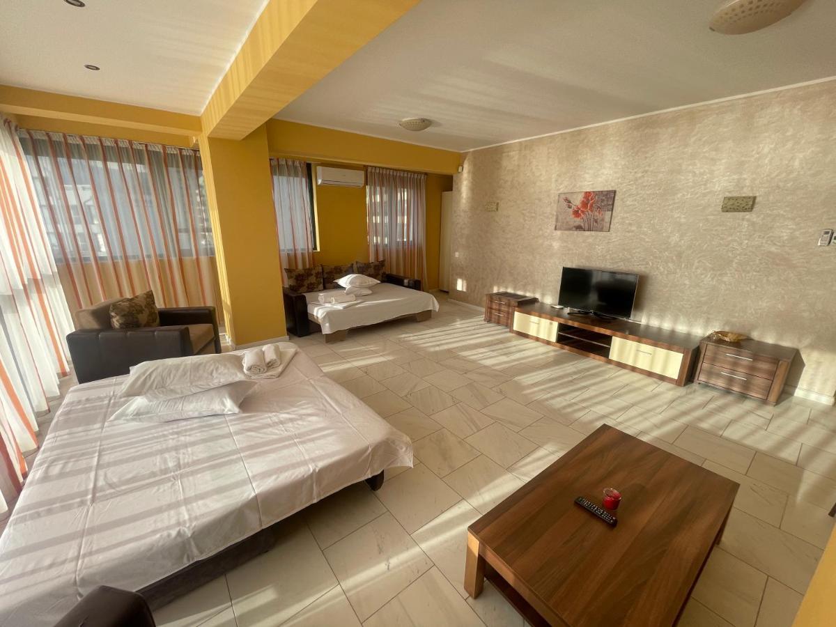 Sophia Lake View Suite Mamaia Exteriér fotografie