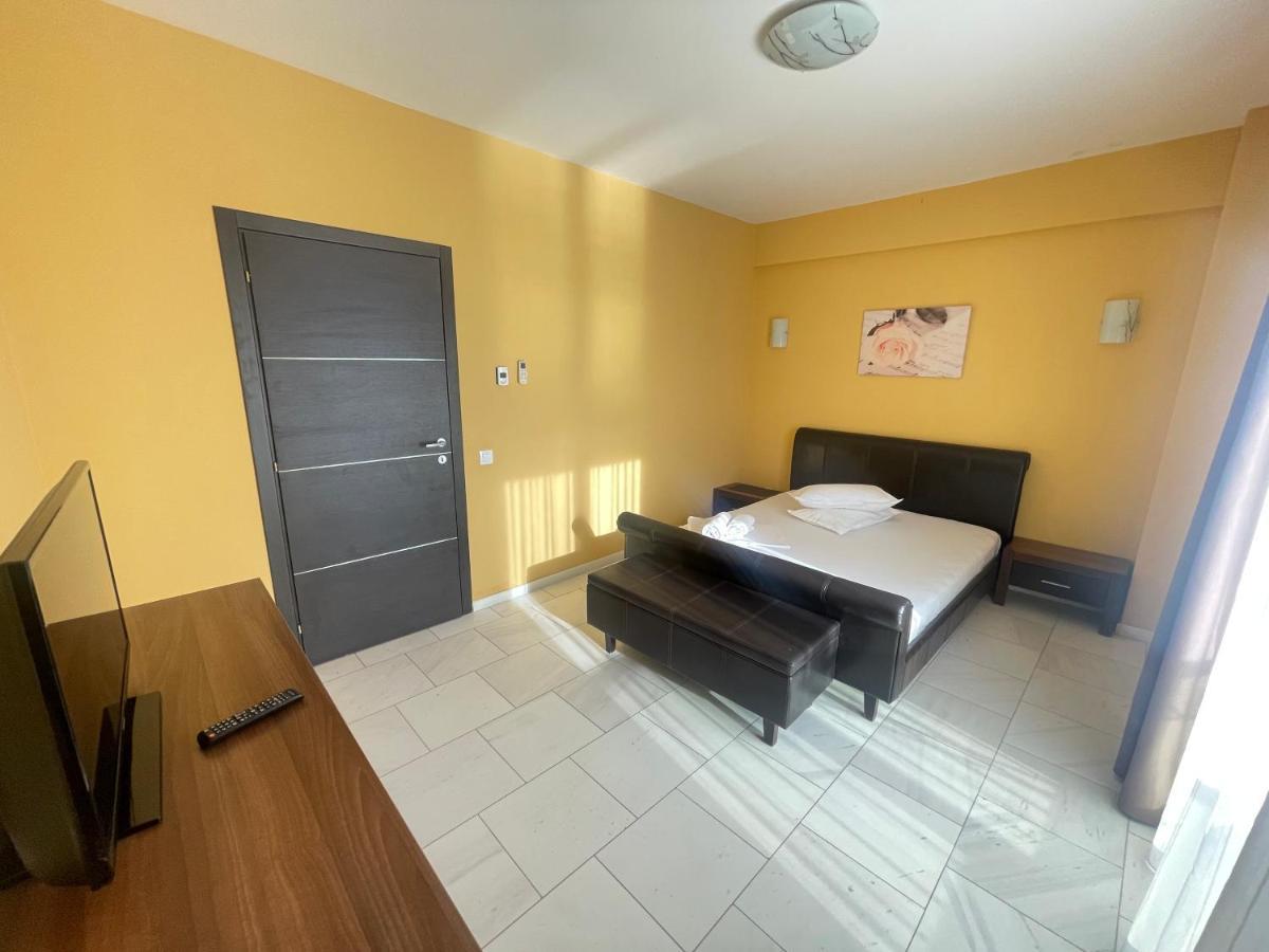 Sophia Lake View Suite Mamaia Exteriér fotografie