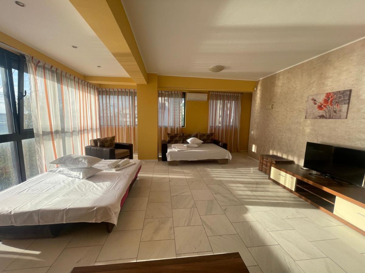 Sophia Lake View Suite Mamaia Exteriér fotografie