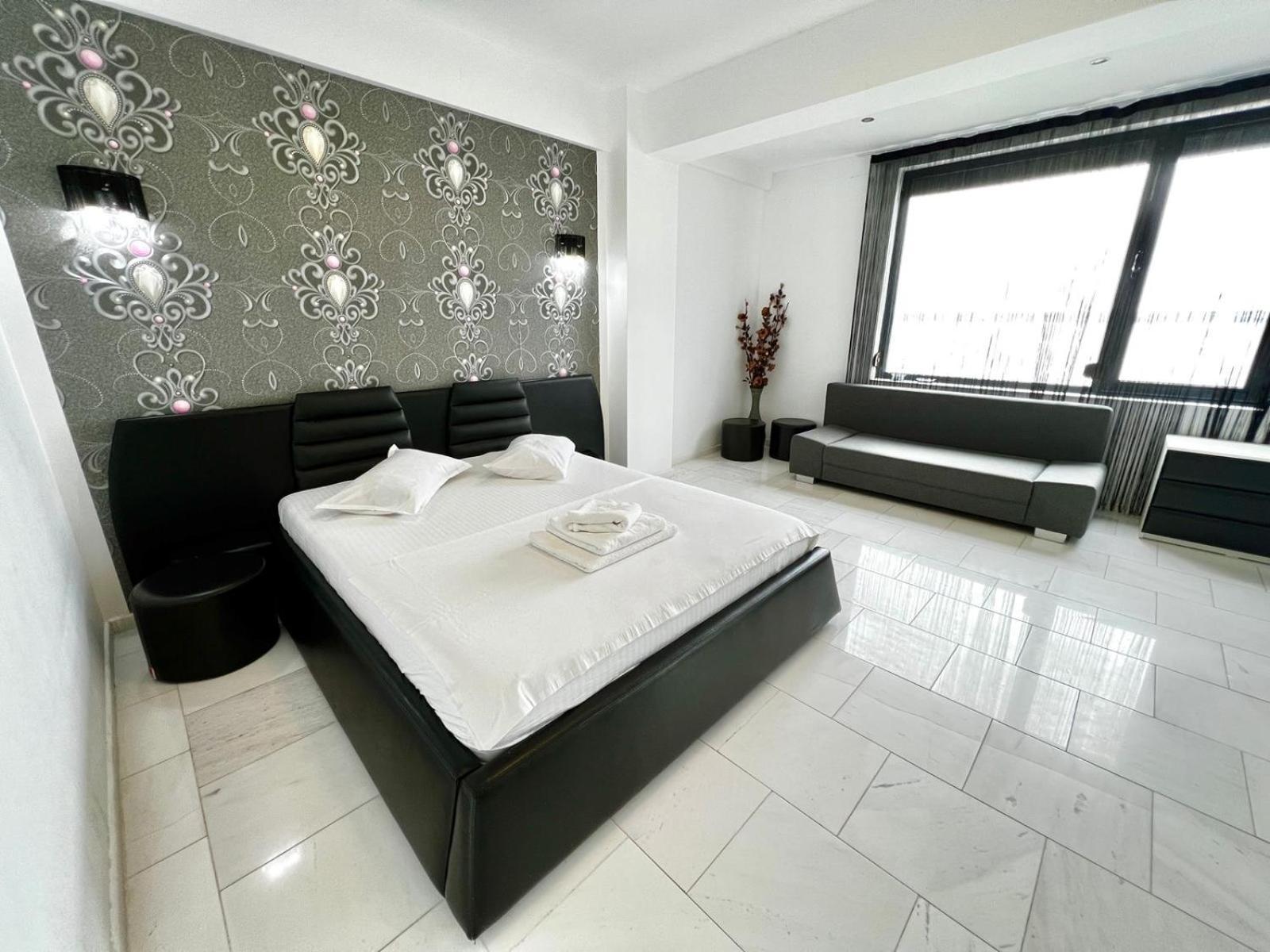 Sophia Lake View Suite Mamaia Exteriér fotografie