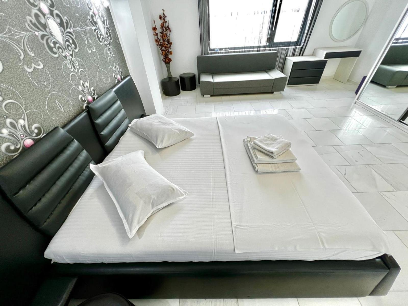Sophia Lake View Suite Mamaia Exteriér fotografie