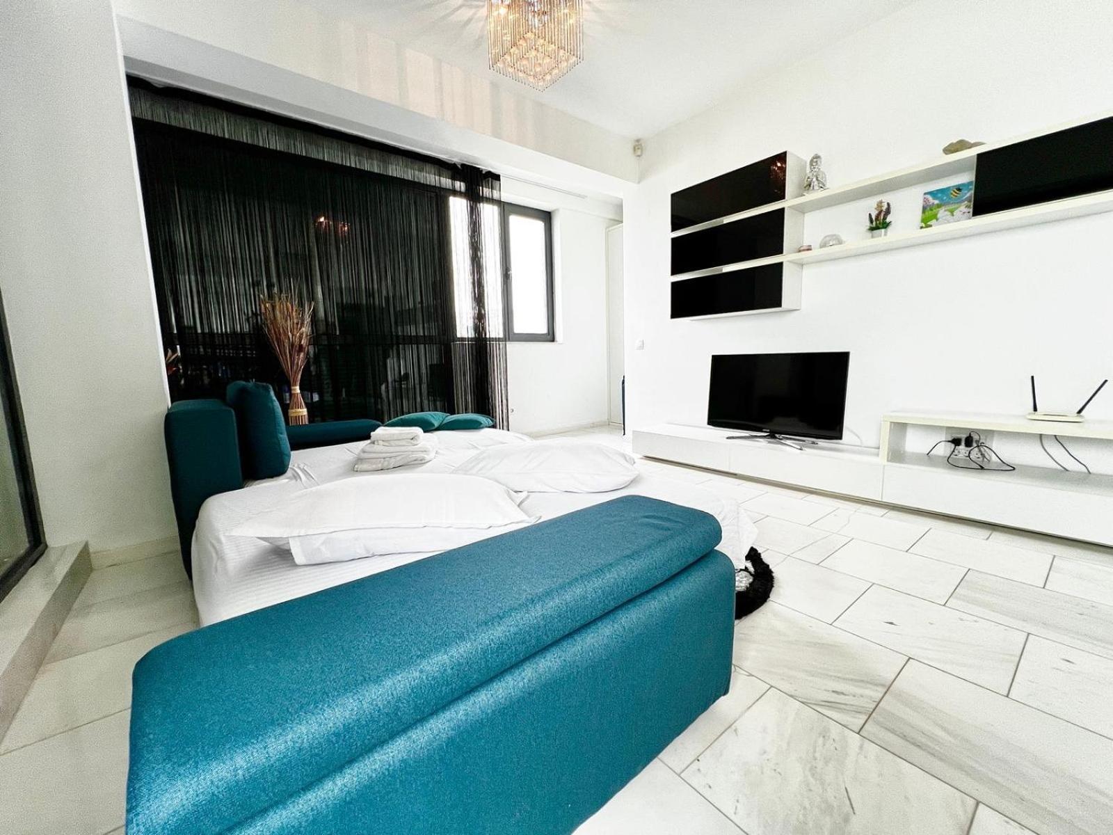 Sophia Lake View Suite Mamaia Exteriér fotografie