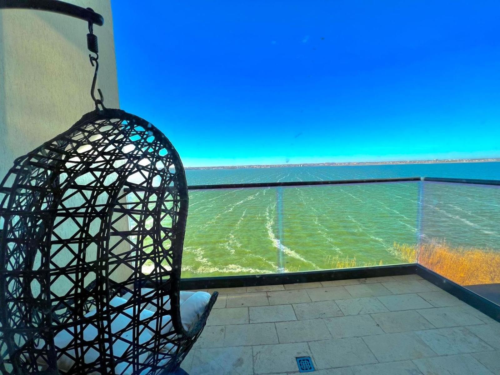 Sophia Lake View Suite Mamaia Exteriér fotografie