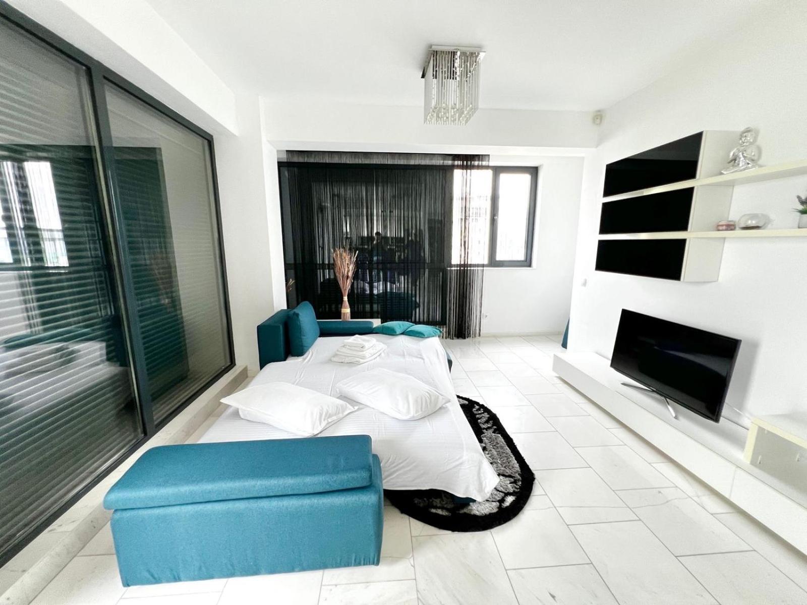 Sophia Lake View Suite Mamaia Exteriér fotografie