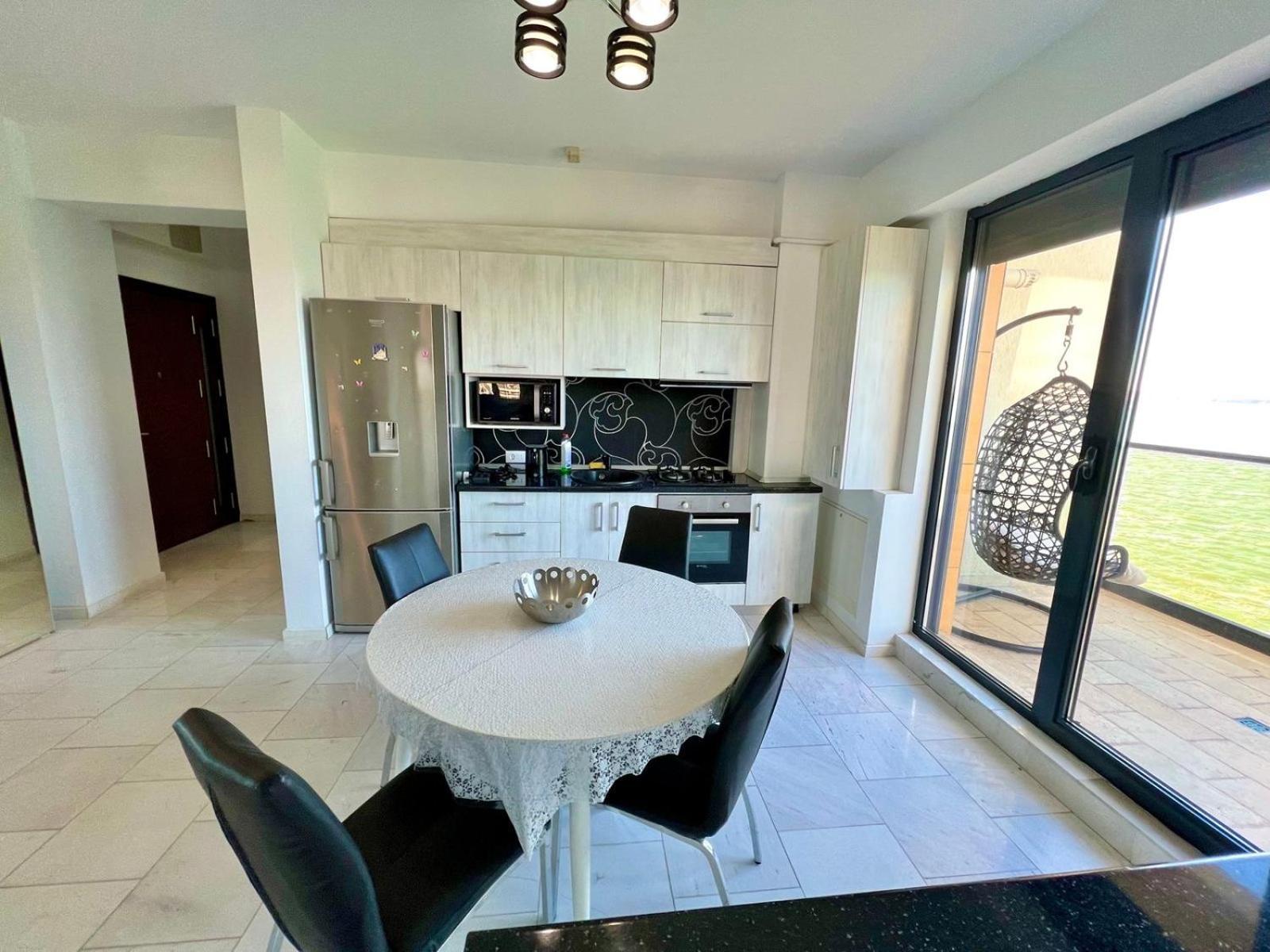 Sophia Lake View Suite Mamaia Exteriér fotografie