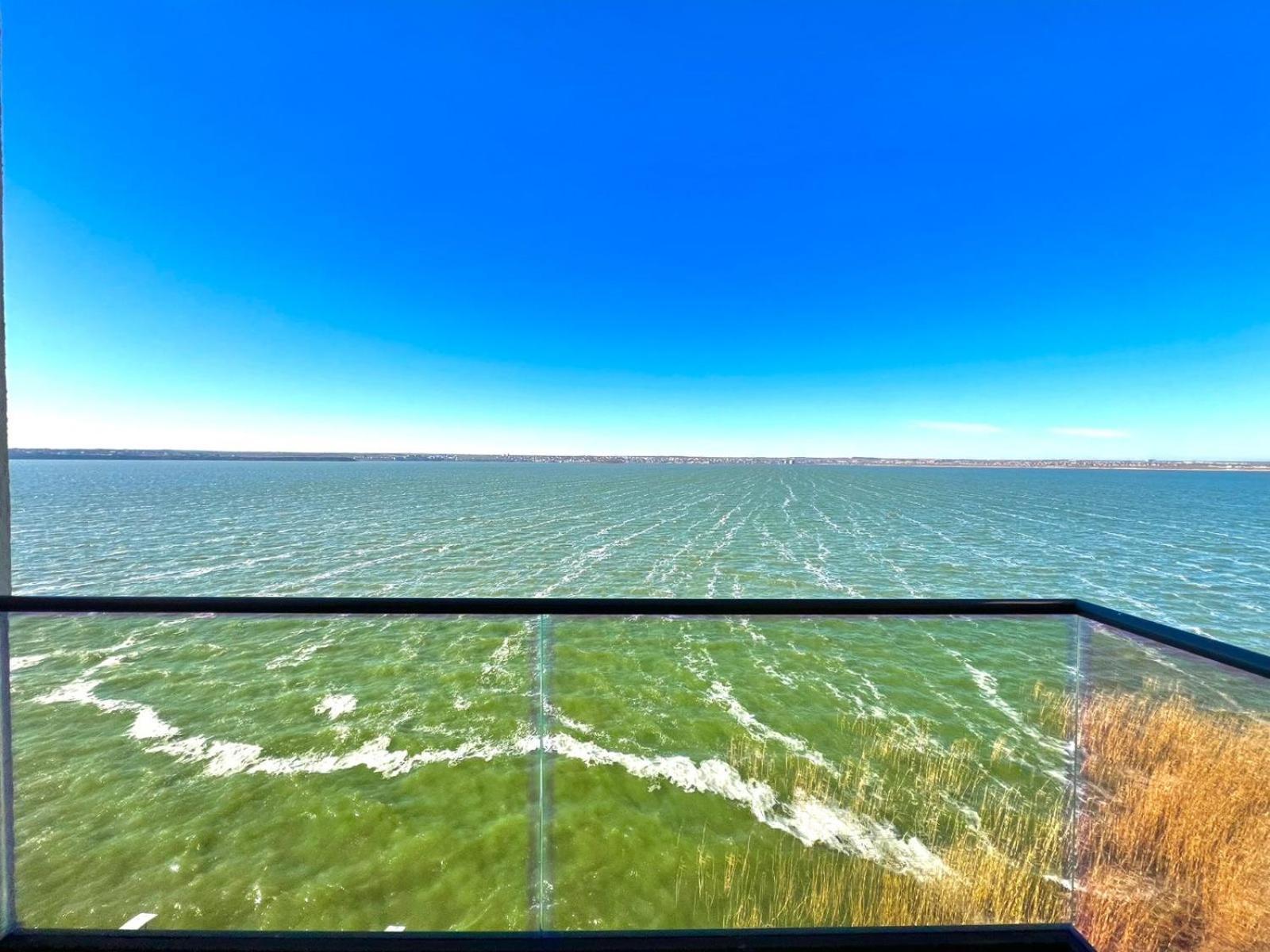 Sophia Lake View Suite Mamaia Exteriér fotografie