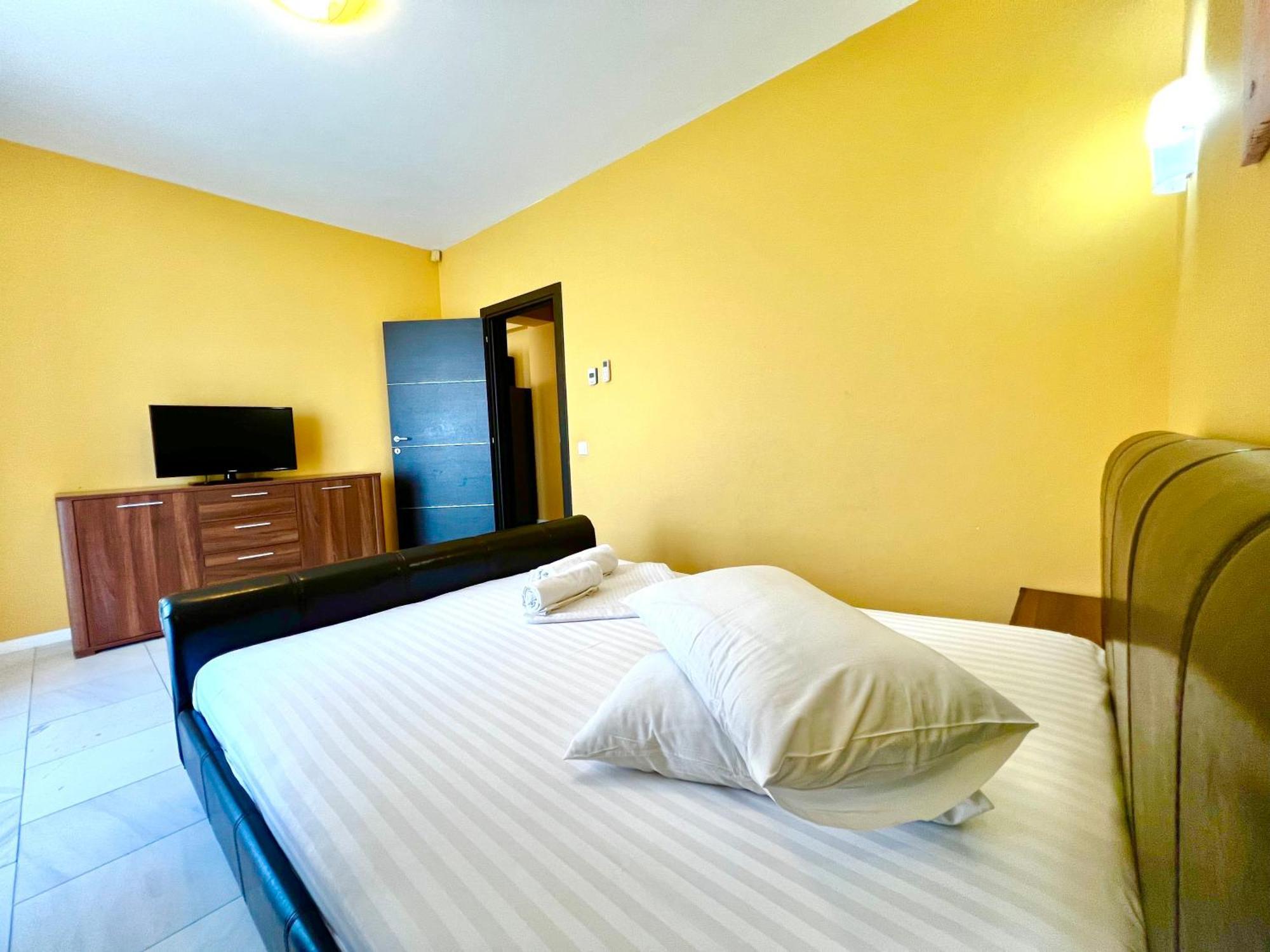 Sophia Lake View Suite Mamaia Exteriér fotografie